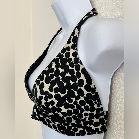 3/$20 Victoria’s Secret Bikini Top - Picture 5 of 9